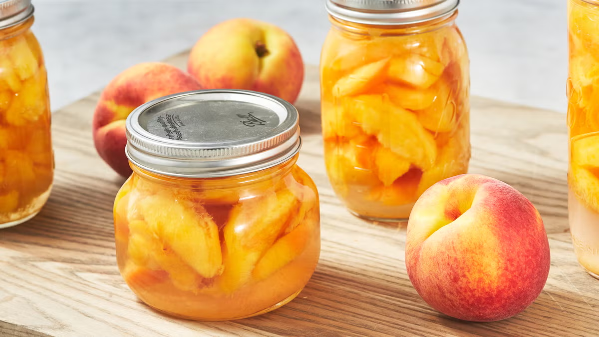 How to Can Peaches at Home